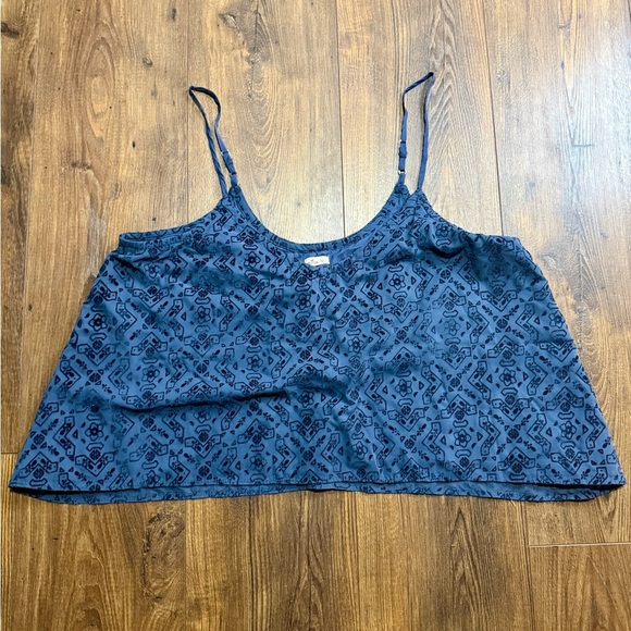 Hollister Tops - Hollister Women's Sleeveless Tank Top Navy Blue Velvet Pattern Size Large